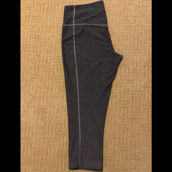 EUC🏃♀️Nike Dry Fit Capri Workout Leggings - Picture 6 of 7